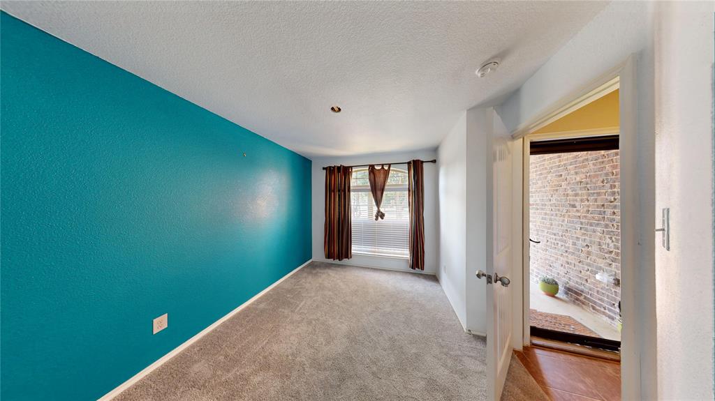 1227 Roman Drive