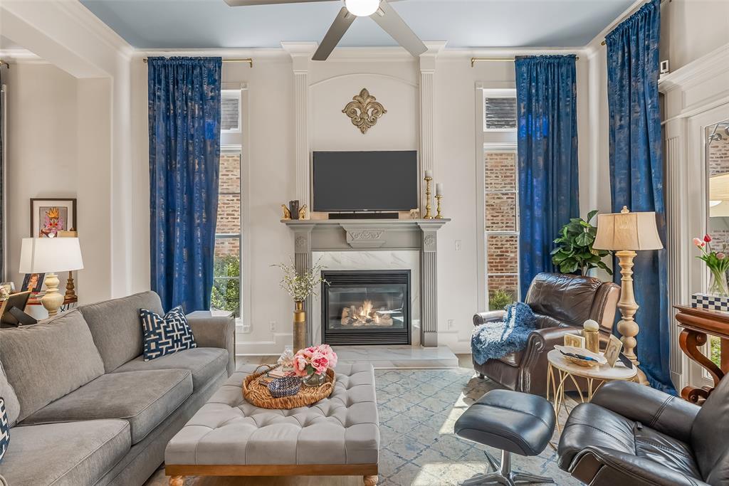 120 Carondelet Court