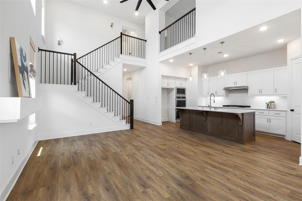 1605 Sandhill Lane
