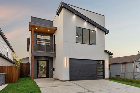 Photo of 4031 Brundrette Street, Dallas, TX 75212 (MLS # 21253554)