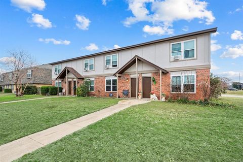 449 Thomas Street Burleson TX 76028