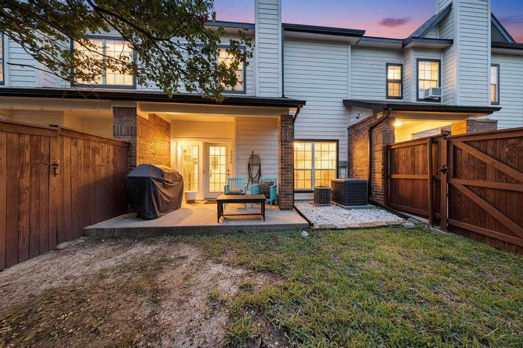 Lakeside Landing Twnhms 02 - Residential