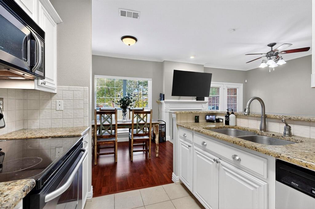 Lakeside Landing Twnhms 02 - Residential