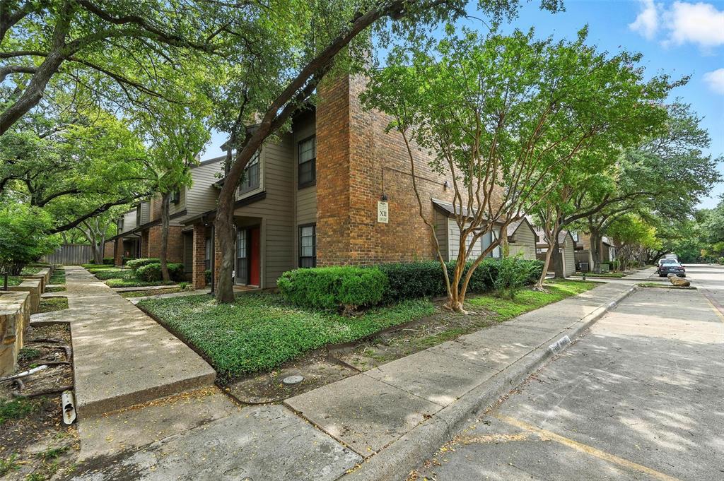 Glen Oaks Twnhms Condo - Residential
