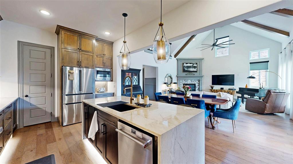 Star Trail Ph Four - Residential