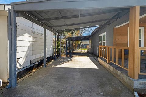 Tiny photo for 2452 W Brooklyn Avenue, Dallas, TX 75211 (MLS # 21210336)