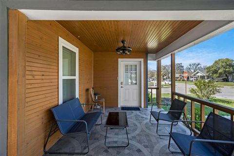 Tiny photo for 2452 W Brooklyn Avenue, Dallas, TX 75211 (MLS # 21210336)