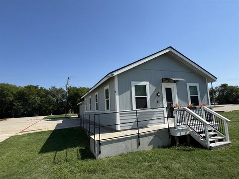 905 N Oak Street Roanoke TX 76262