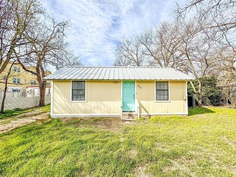Photo of 420 S Lillian Street, Stephenville, TX 76401 (MLS # 21254785)