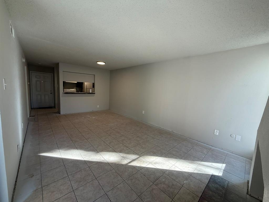 Tealwood On The Creek Condos - Residential