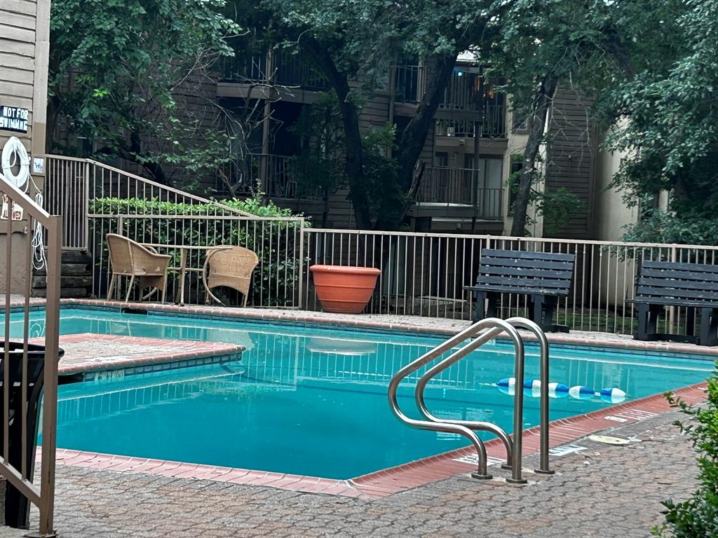 Tealwood On The Creek Condos - Residential