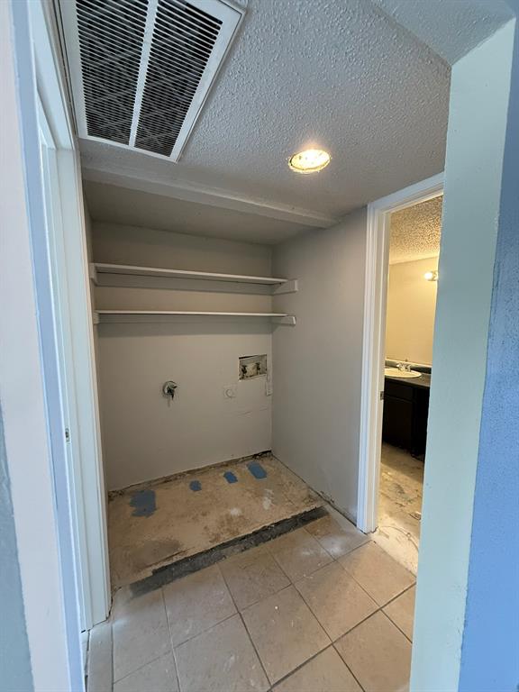 Tealwood On The Creek Condos - Residential