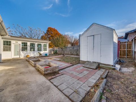 Tiny photo for 214 Jennifer Lane, Arlington, TX 76002 (MLS # 21138487)