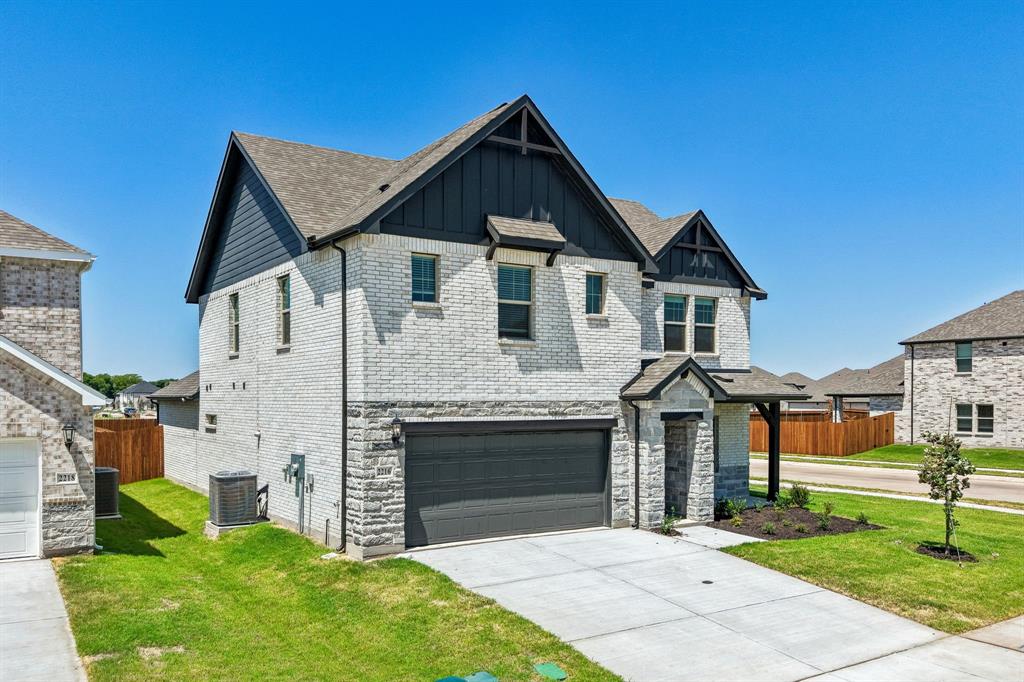 2216 Currents Road