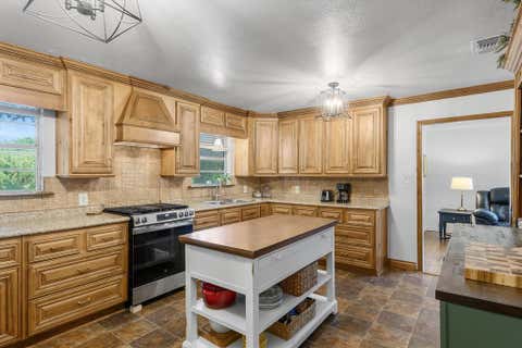 Photo of 603 N 4th Street, Wills Point, TX 75169 (MLS # 21325584)