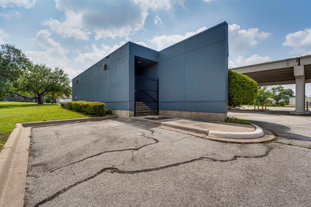Knapp & Delk Add - Commercial Sale