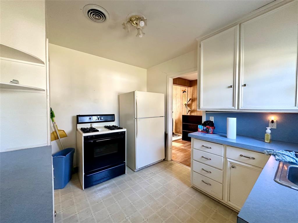 Garth Ennis - Residential