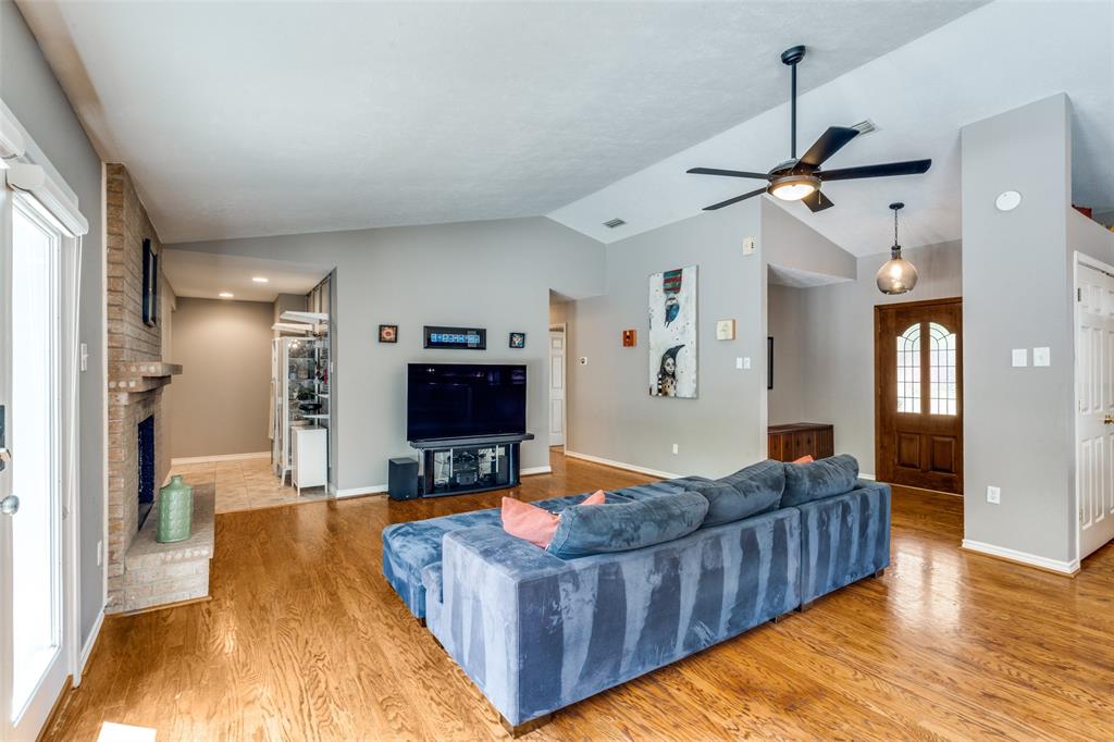 421 Valley Glen Place