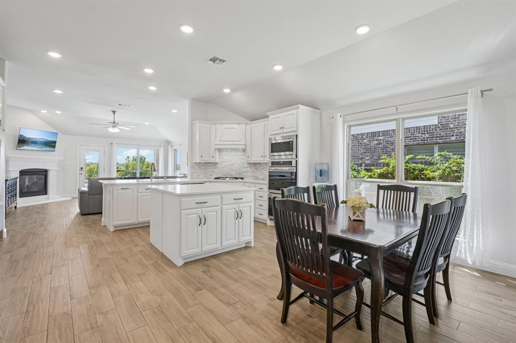 Valencia on the Lake - Residential