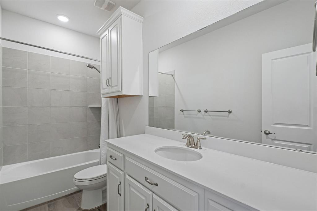 Valencia on the Lake - Residential