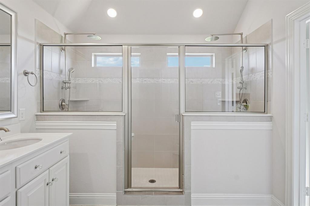 Valencia on the Lake - Residential