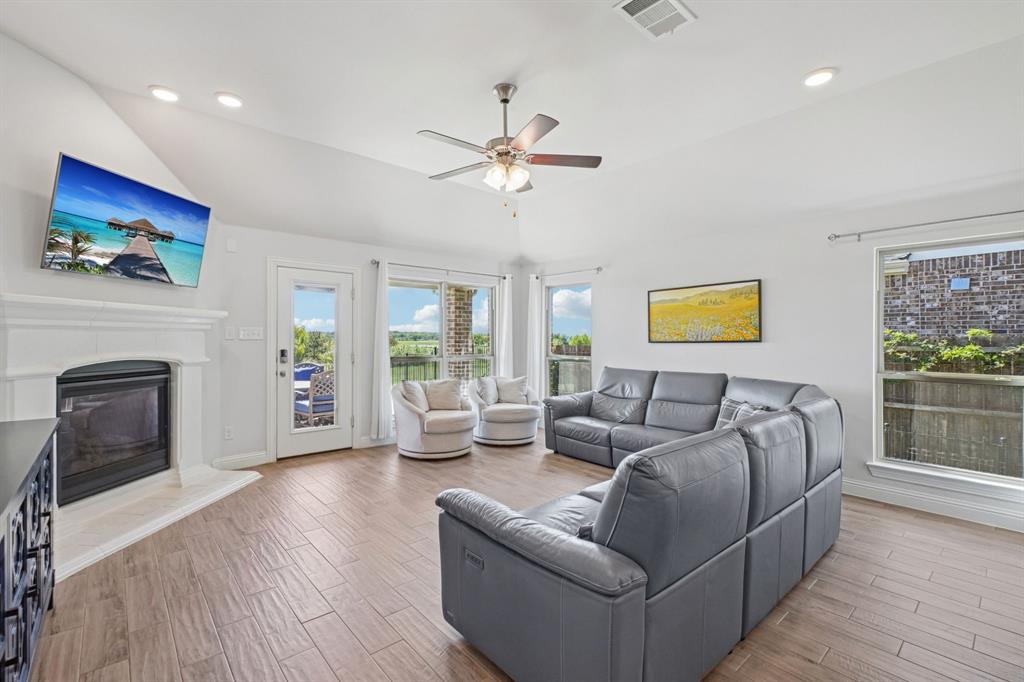 Valencia on the Lake - Residential