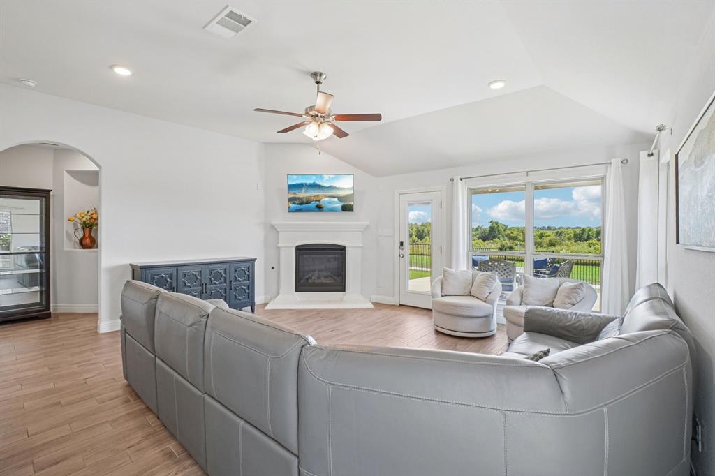 Valencia on the Lake - Residential