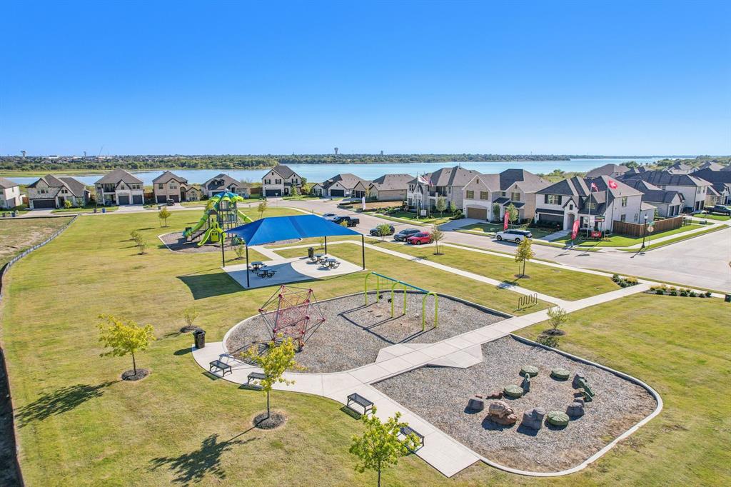 Valencia on the Lake - Residential