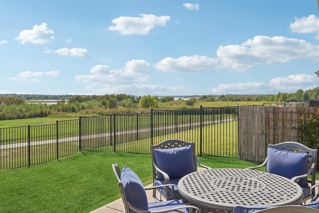 Valencia on the Lake - Residential