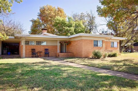 1400 Brazos St Graham TX 76450