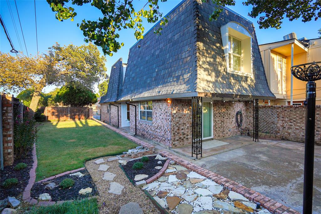 2825 Summit View Drive
