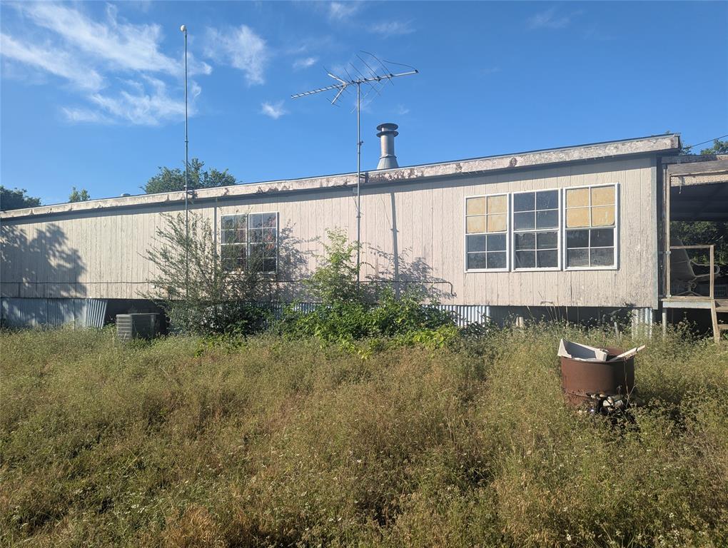 605 W Baker