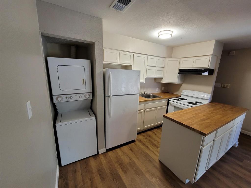 9815 Walnut Street 304