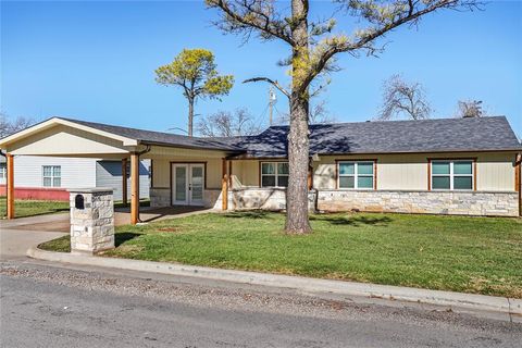 A home in Jacksboro