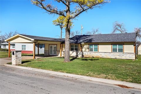 A home in Jacksboro