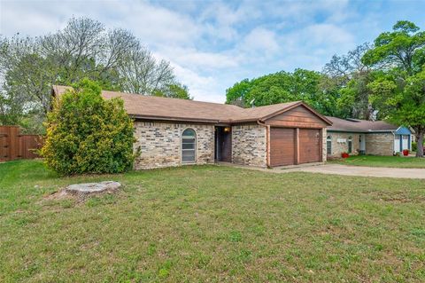 Photo of 5306 Vincennes Court, Arlington, TX 76017 (MLS # 21225739)