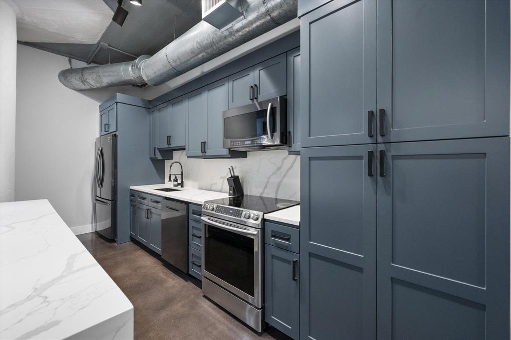 1122 Jackson Street 418