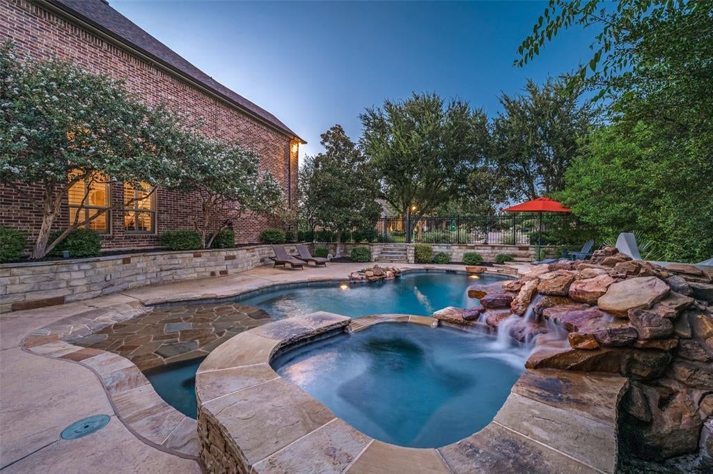 2570 BENDBROOK Trail