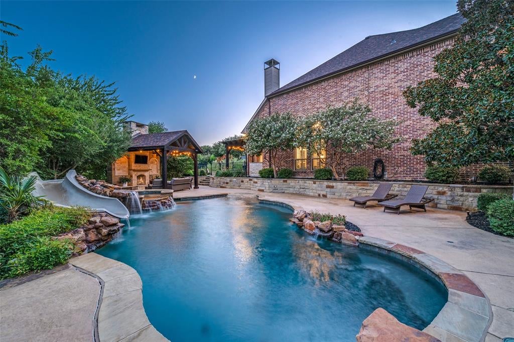 2570 BENDBROOK Trail