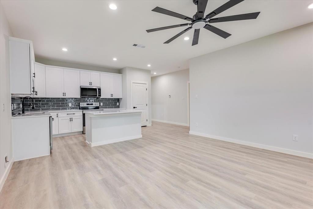 1400 N Business 287