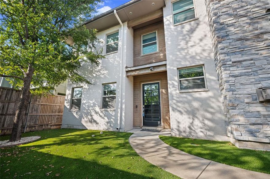 Nested right on Greenville Ave. & minutes away from Downtown Dallas!!! This modern home has spacious designed floorplan. 1St floor has concrete floors through out, high ceilings, large living room with wet bar and a Jack & Jill bathroom. 2Nd floor has a wide open floorplan that's great for entertaining, hard wood floorings are gorgeous, high ceilings and plenty of space for large furniture & entertaining. Chef kitchen is ready to entertain with plenty counter top space, tons of cabinet space and oversized center island with sink. Roll blinds & recess lighting through out the entire home. Primary bedroom located on the 2nd floor features carpet flooring and gorgeous primary bath which features a large soak tub, double sinks, large glass shower with a very spacious multi level walk in closet. The 2nd floor outdoor cover balcony is very spacious & has a great view towards Greenville Ave. Refrigerator, washer & dryer are available at NO additional expense to tenants. Artificial grass turf will be installed at front entry & front yard.
 Within walking distance of shops, restaurants, bars, entertainment, grocery store, fitness center, banks & SMU campus. Group of roommates are welcome to apply. $85 application per adult over the age of 18 is required. Application with Go4Rent . com