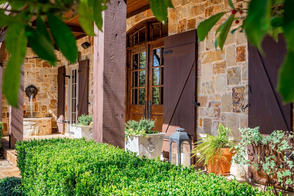 8000 Trading Post Drive