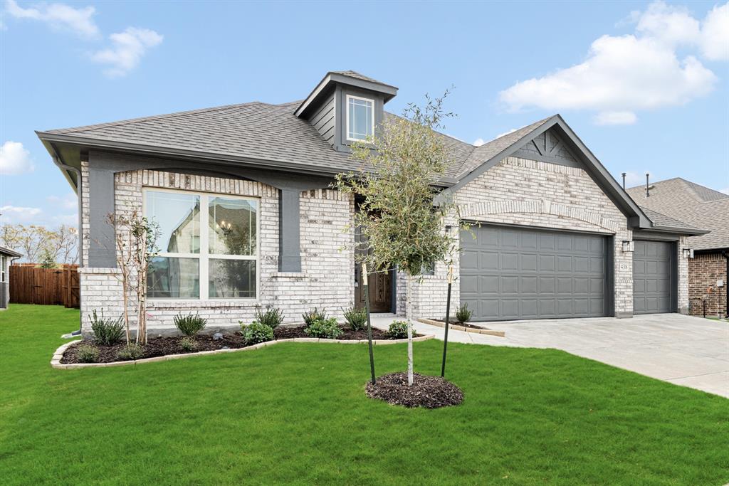 438 Aspen Way