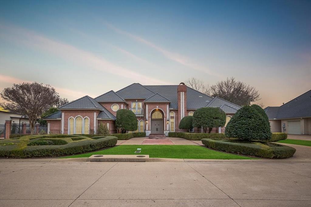 5825 Forest Highlands Drive