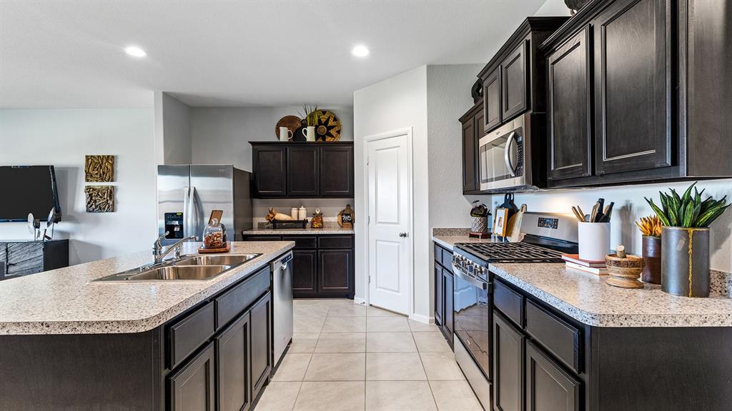 1144 BELHAVEN Street