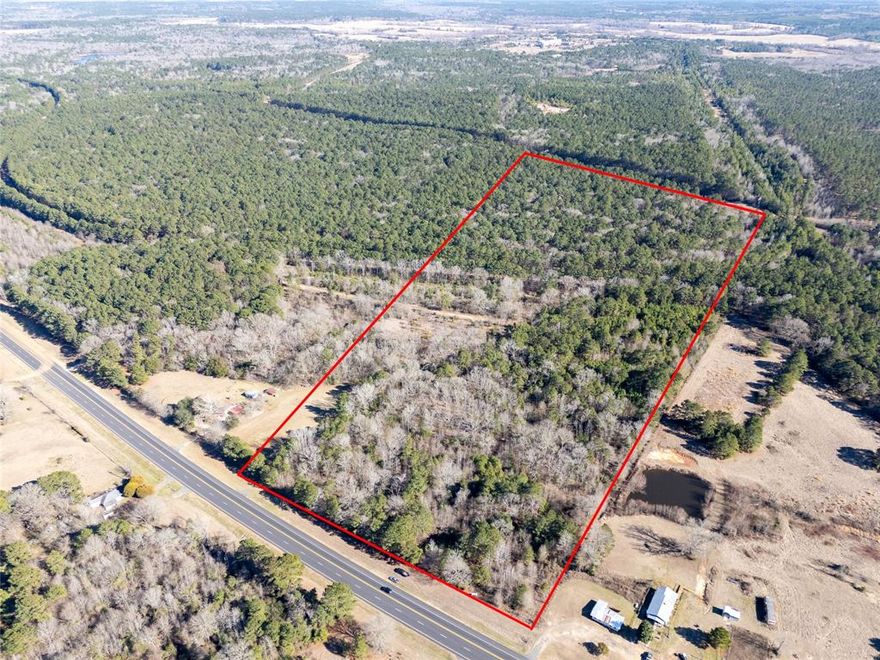 Approximately 12.40 acres located on the east side of N US HWY 79, between 7600 and 7610 N US Hwy 79, within Neches ISD. This tract currently has no restrictions and is zoned E-1 (non-qualified AG), offering flexibility for a variety of uses. There are no utilities and no existing survey. Buyer will be responsible for purchasing the survey and paying title fees. All information is deemed reliable, but buyer and buyer’s agent should verify ALL details.
CASH ONLY