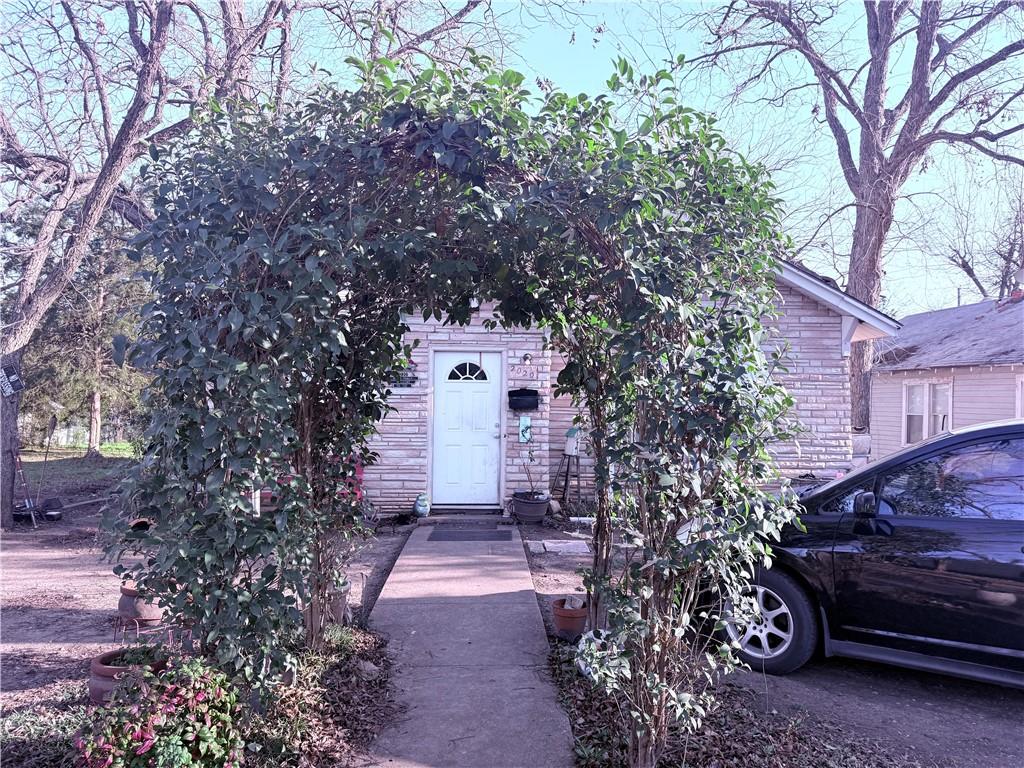 2020 Maple Avenue