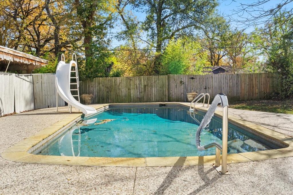 1425 Columbia Avenue