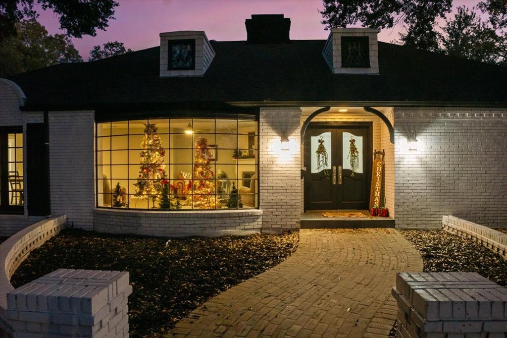 1425 Columbia Avenue