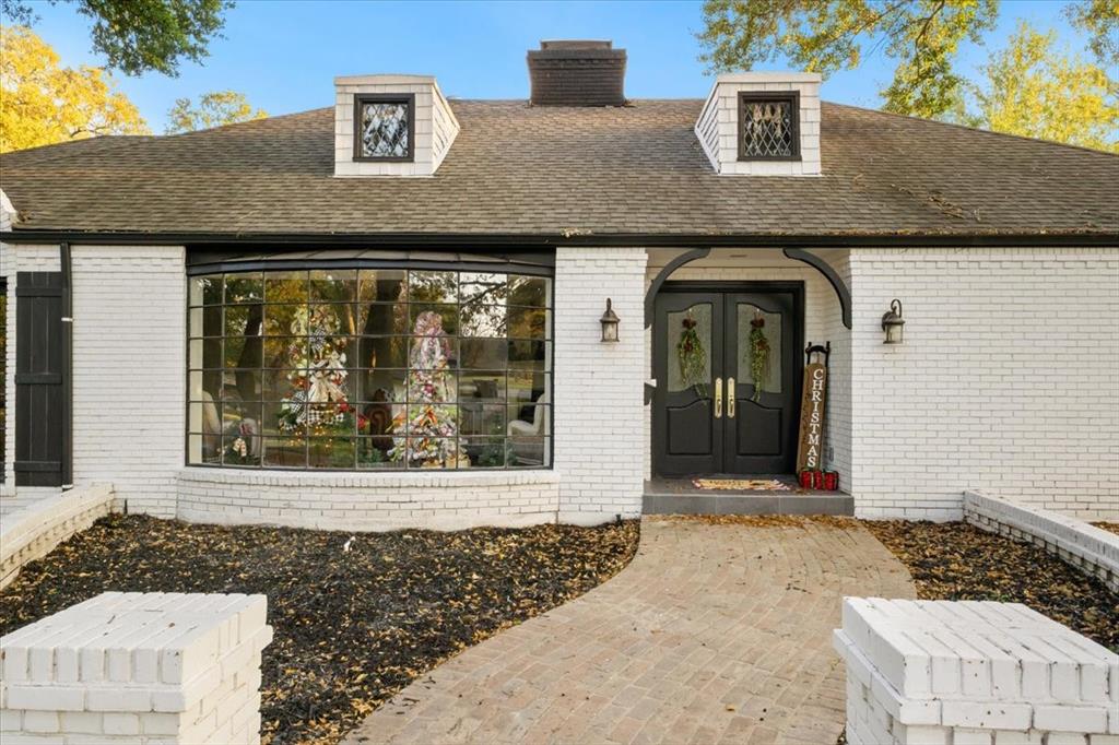 1425 Columbia Avenue